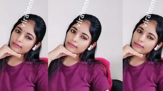 South Indian Lady Fingers Pussy Fucking MMS