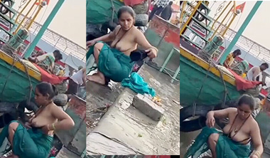 Viral Outdoor Bathing Bhabhi Hidden Capture Boobs Show